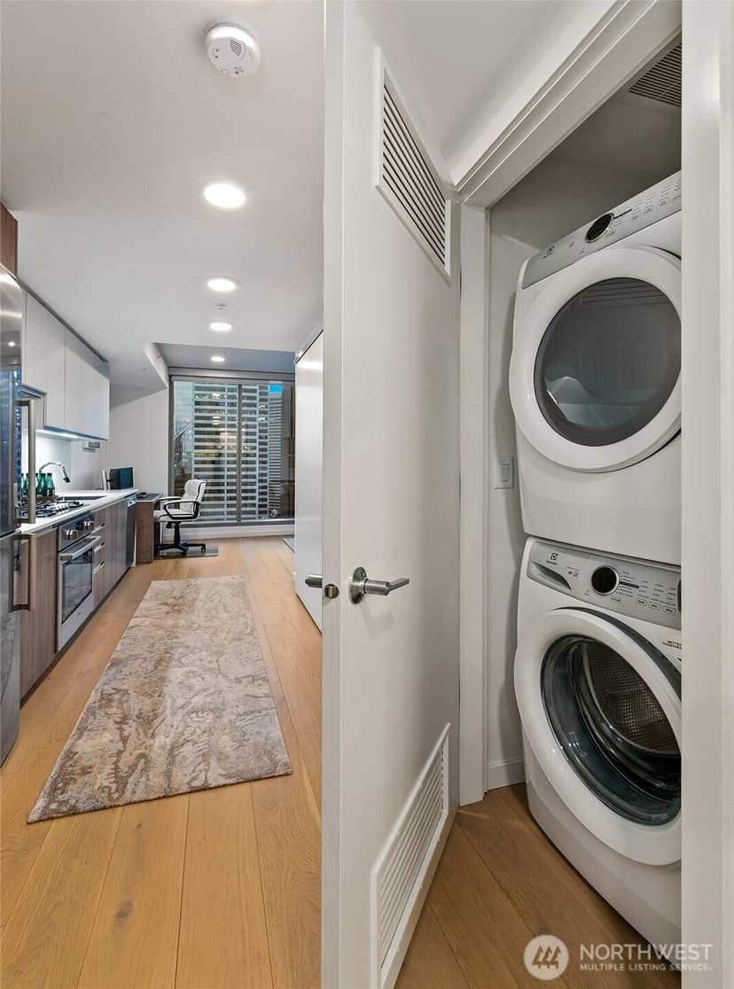 Property photo for 800 Columbia Street #1801, Seattle photo 13