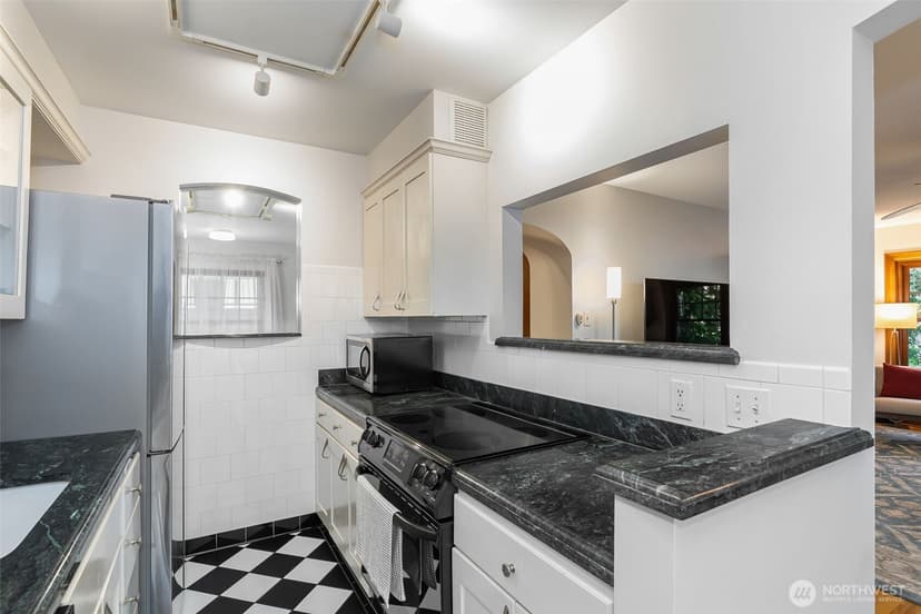 Property photo for 408 Bellevue Avenue E #201, Seattle photo 17
