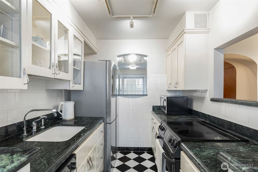 Property photo for 408 Bellevue Avenue E #201, Seattle photo 16