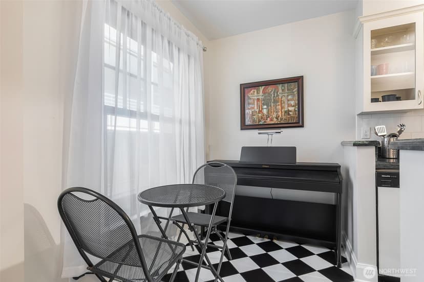 Property photo for 408 Bellevue Avenue E #201, Seattle photo 13