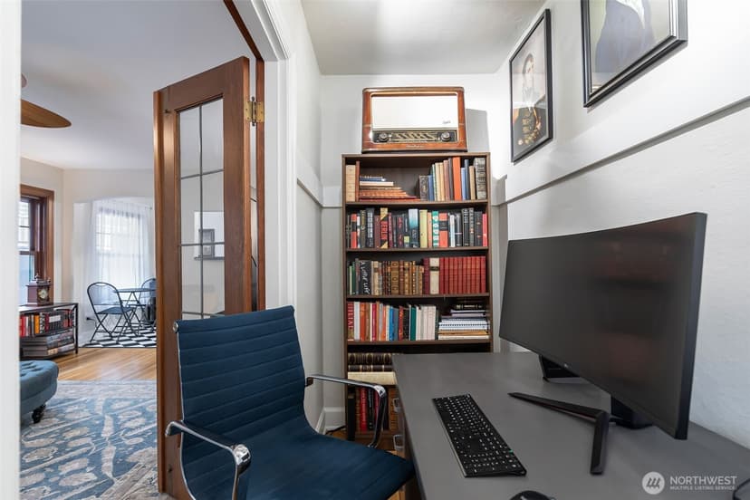 Property photo for 408 Bellevue Avenue E #201, Seattle photo 11