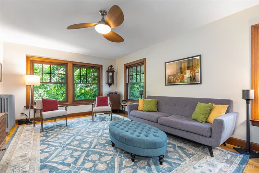 Property photo for 408 Bellevue Avenue E #201, Seattle photo 5