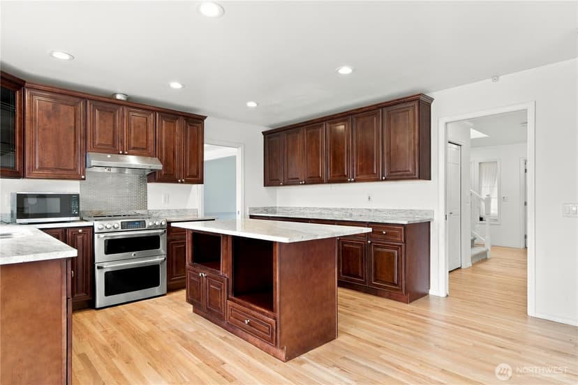 Property photo for 1603 Ilwaco Avenue NE, Renton photo 9