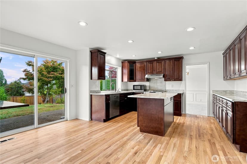 Property photo for 1603 Ilwaco Avenue NE, Renton photo 7