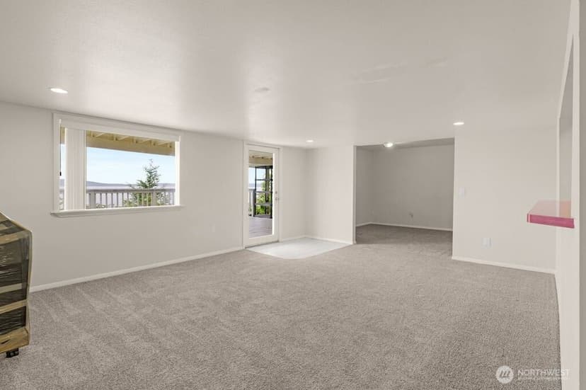 Property photo for 1707 Markham Avenue NE, Tacoma photo 18