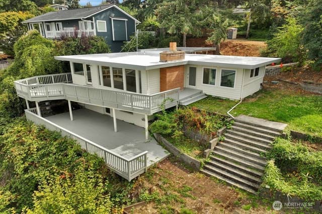 Property photo for 1707 Markham Avenue NE, Tacoma photo 4