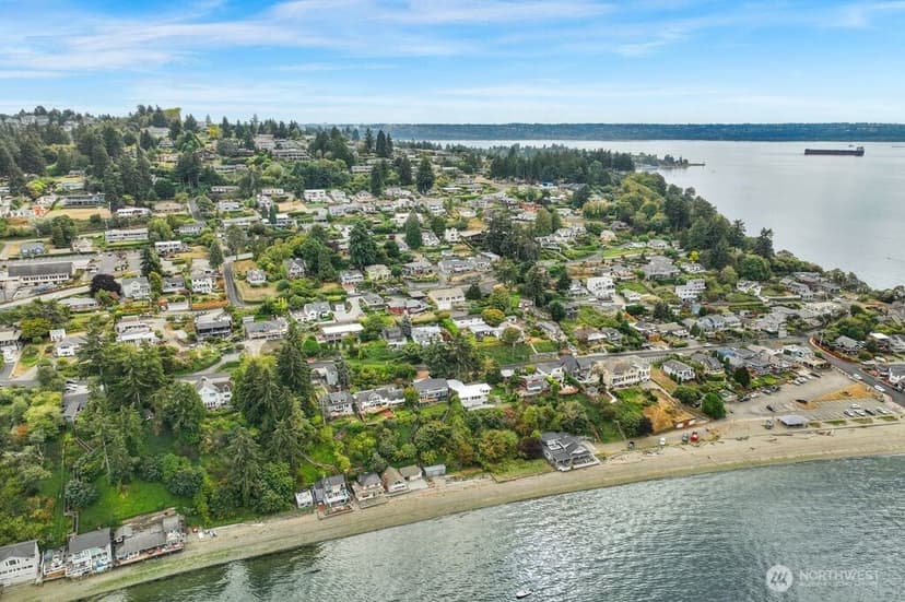 Property photo for 1707 Markham Avenue NE, Tacoma photo 6