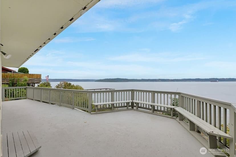 Property photo for 1707 Markham Avenue NE, Tacoma photo 3
