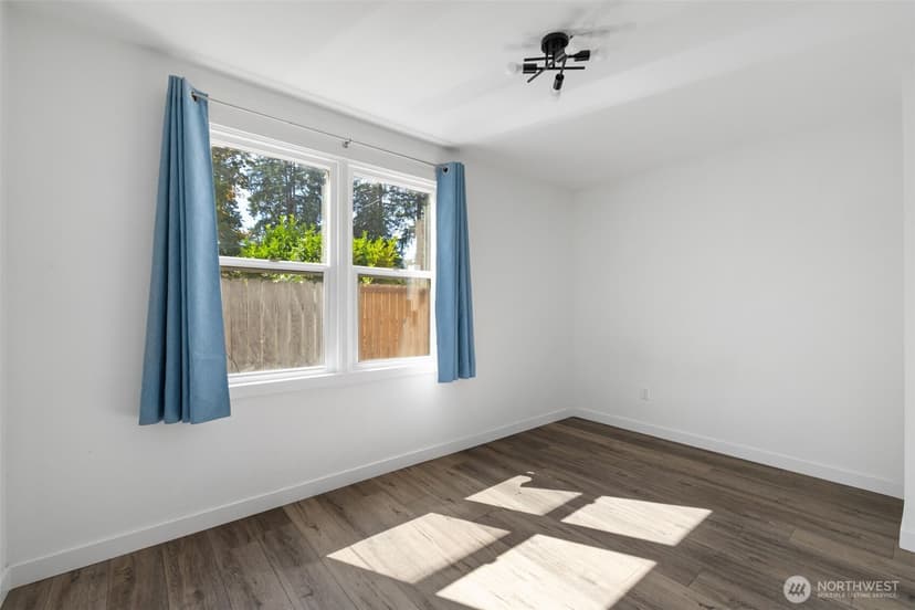 Property photo for 12600 Nyanza Road SW, Lakewood photo 15