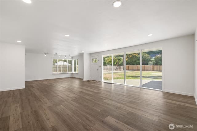 Property photo for 12600 Nyanza Road SW, Lakewood photo 4