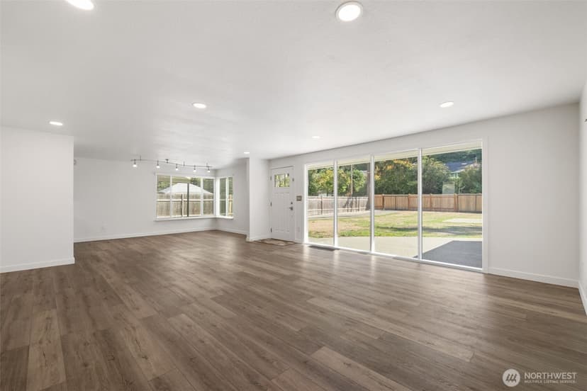 Property photo for 12600 Nyanza Road SW, Lakewood photo 4