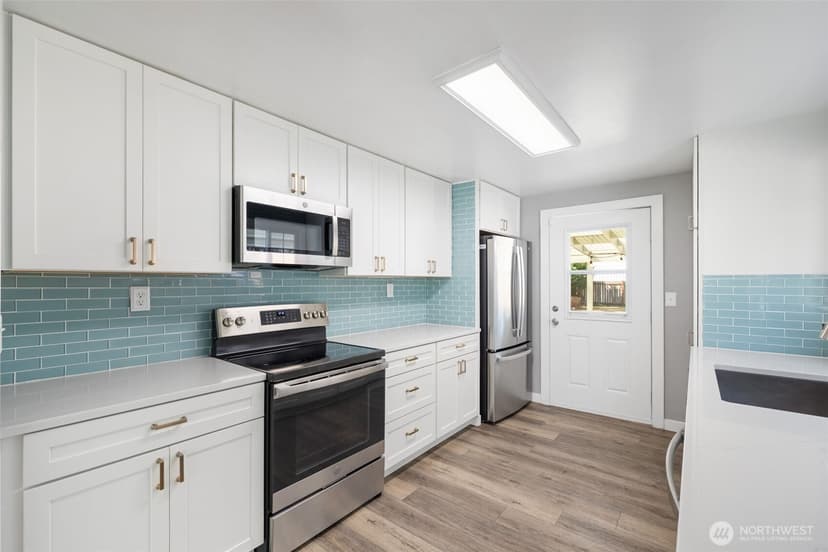 Property photo for 12600 Nyanza Road SW, Lakewood photo 6