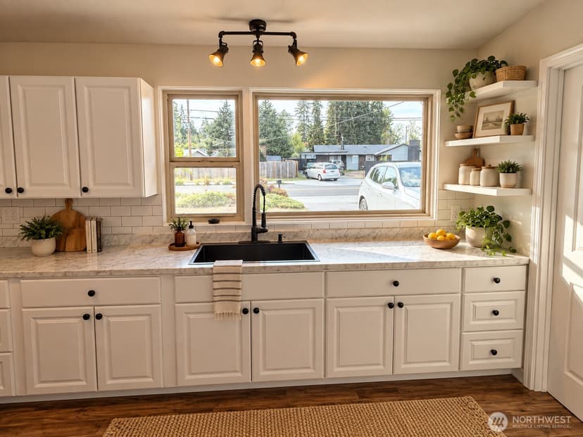 Property photo for 9015 Hipkins Road SW, Lakewood photo 2