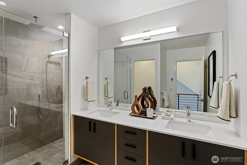 Property photo for 2314 Thorndyke Avenue W #B, Seattle photo 23