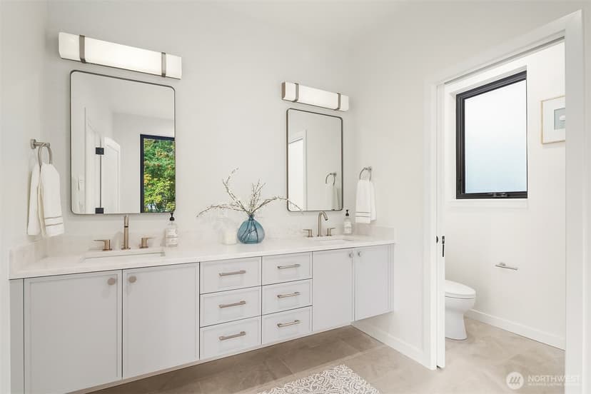 Property photo for 6214 40th Avenue NE, Seattle photo 25