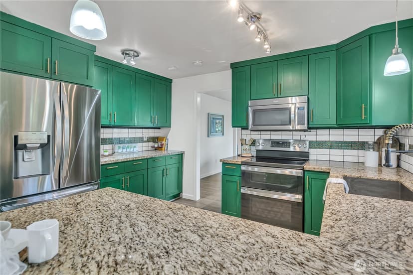 Property photo for 11404 Karshner Road E, Edgewood photo 10