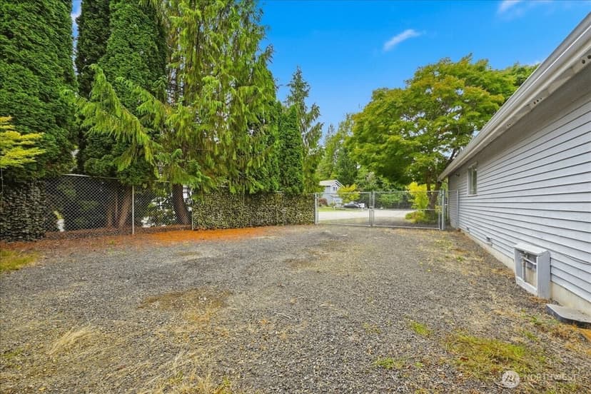 Property photo for 11825 Meridian Place SE, Lake Stevens photo 33