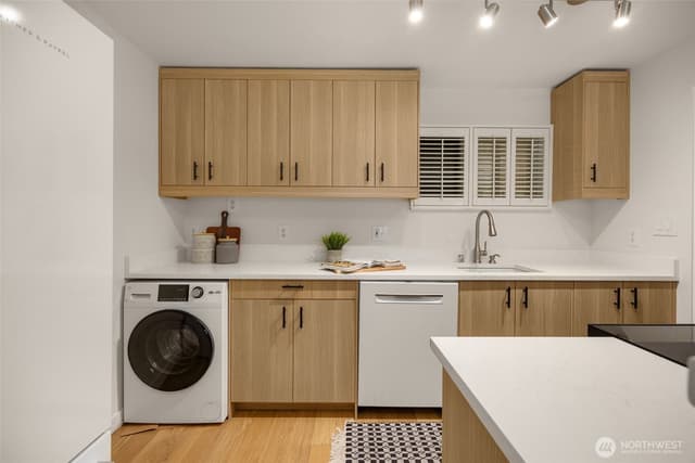 Property photo for 632 13th Avenue E #12, Seattle photo 4