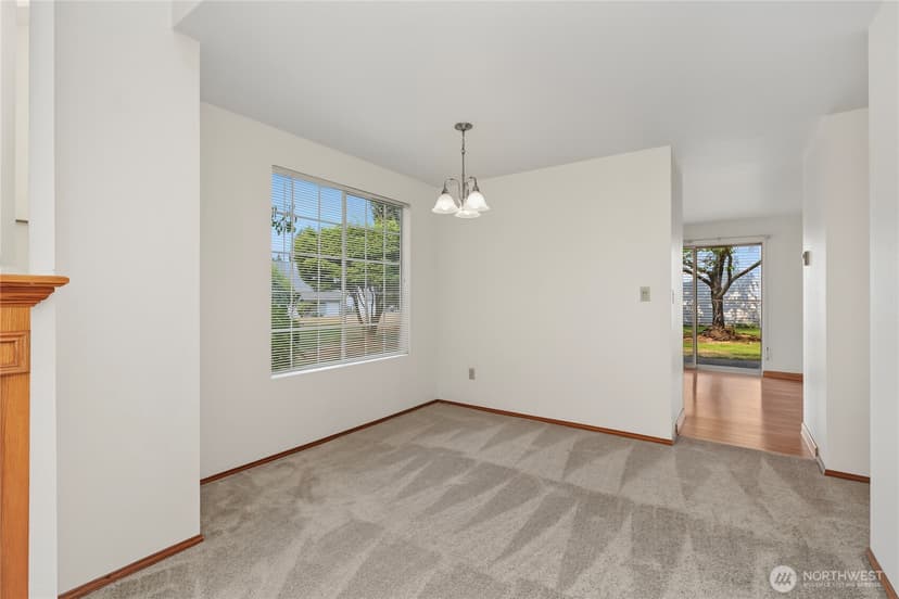 Property photo for 422 S 329th Lane, Federal Way photo 5