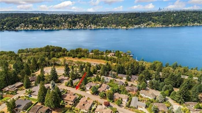 Property photo for 5802 111th Avenue SE, Bellevue photo 3