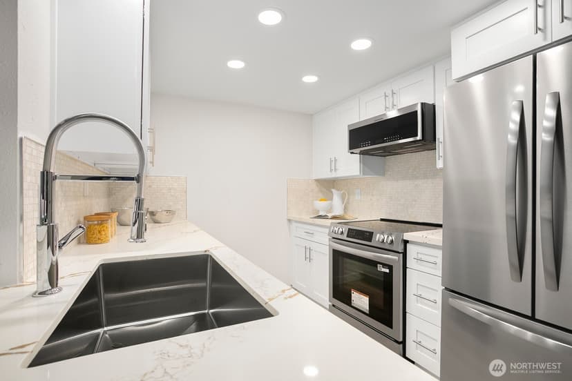 Property photo for 11510 NE 128th Street #2, Kirkland photo 4