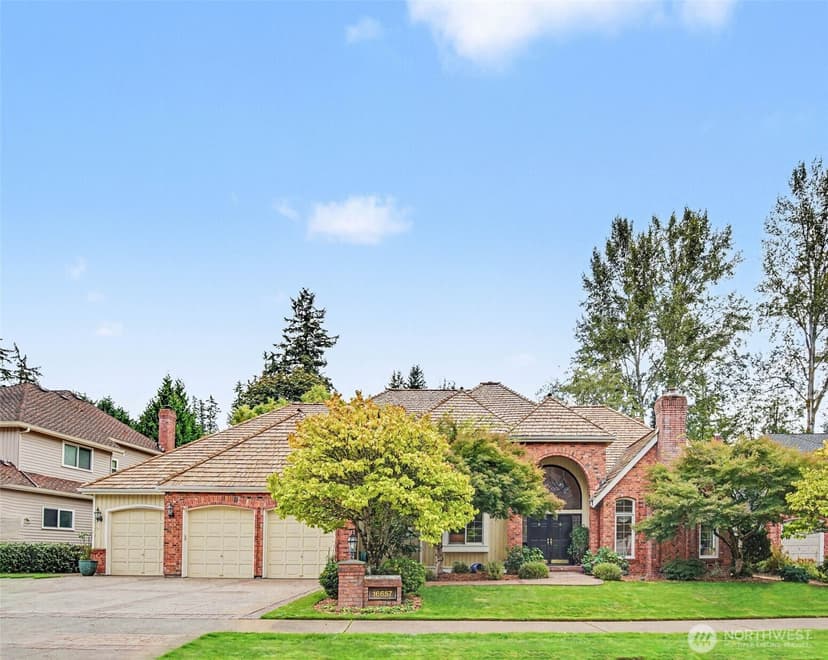 Property photo for 16657 SE 49th Street, Bellevue photo 2