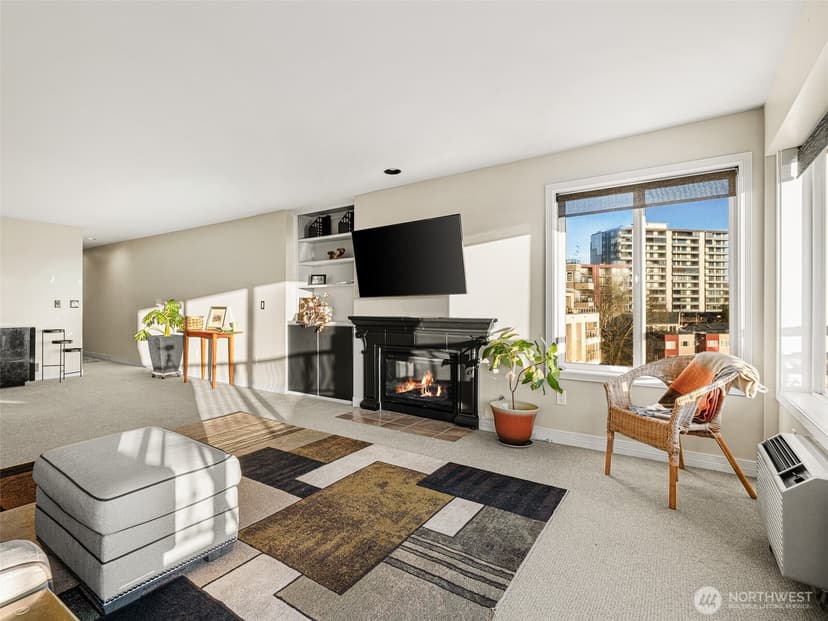 Property photo for 601 W Mercer Place #301, Seattle photo 9