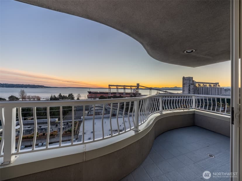 Property photo for 601 W Mercer Place #301, Seattle photo 31