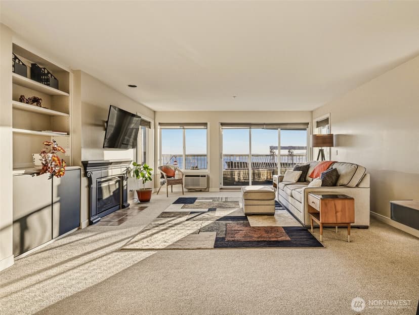 Property photo for 601 W Mercer Place #301, Seattle photo 6