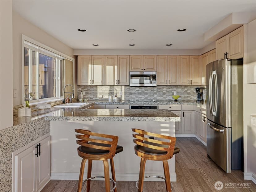 Property photo for 601 W Mercer Place #301, Seattle photo 13