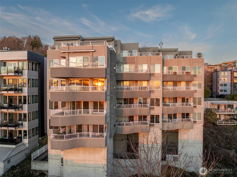 Property photo for 601 W Mercer Place #301, Seattle photo 33