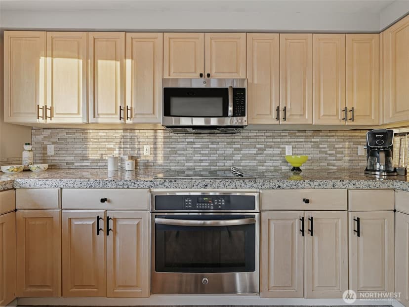 Property photo for 601 W Mercer Place #301, Seattle photo 15
