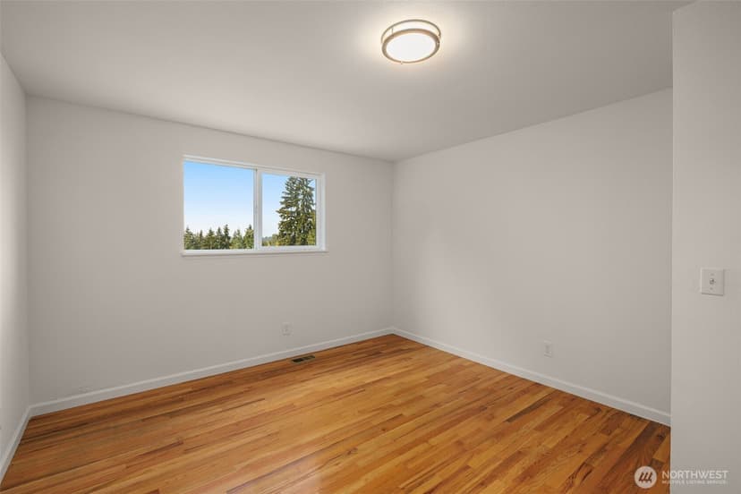 Property photo for 6005 121st Avenue SE, Bellevue photo 16