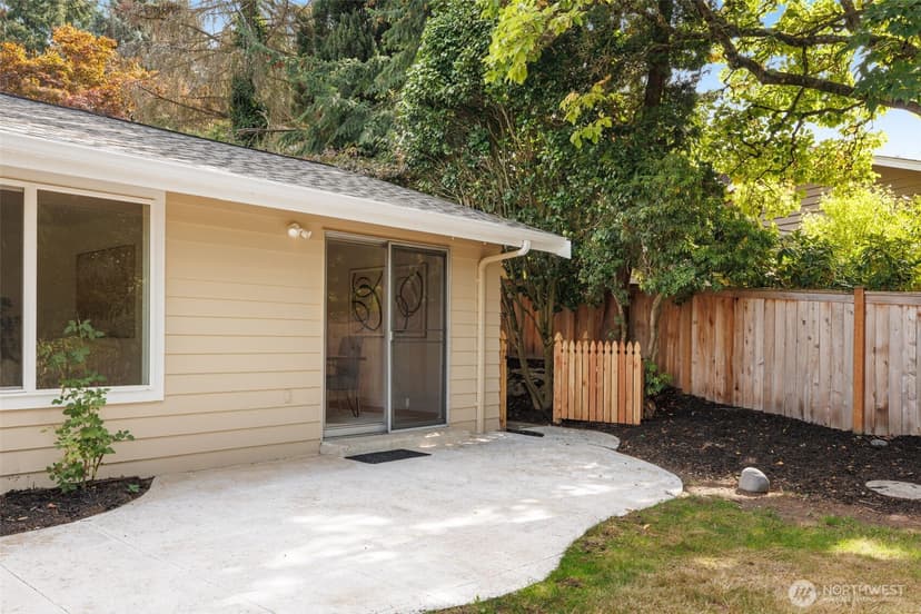 Property photo for 6005 121st Avenue SE, Bellevue photo 22