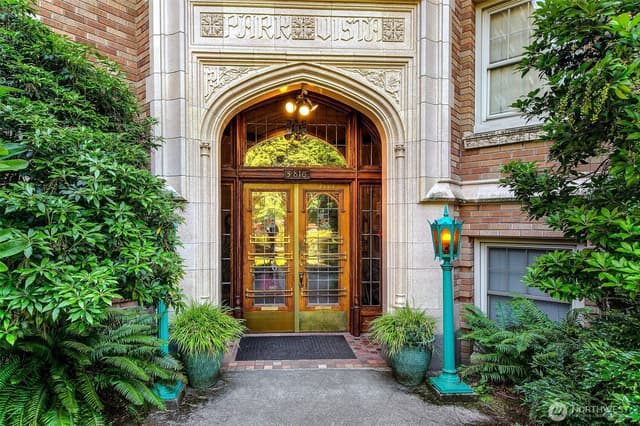 Property photo for 5810 Cowen Place NE #310, Seattle photo 3