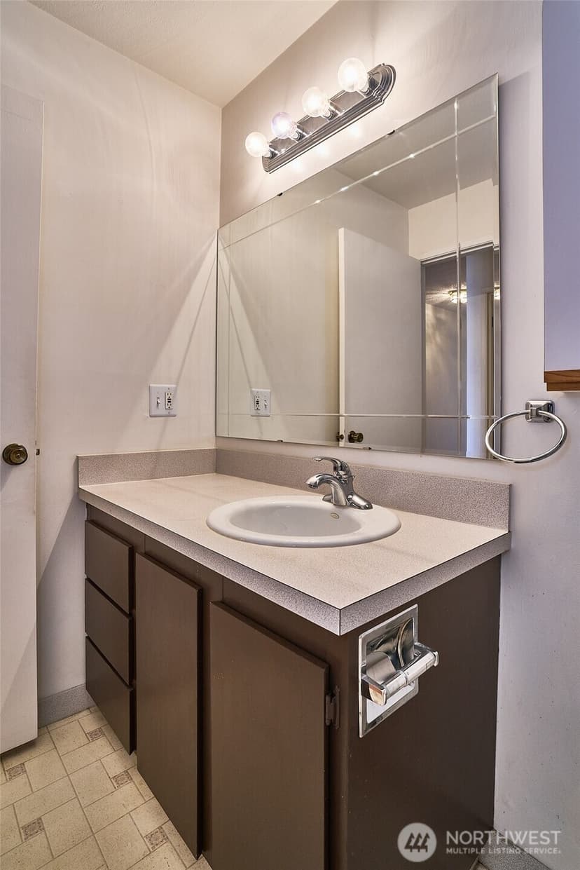 Property photo for 1301 Harbor Ave SW ##308, Seattle photo 20