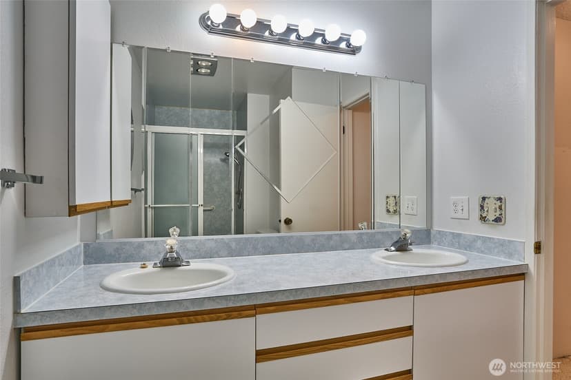Property photo for 1301 Harbor Ave SW ##308, Seattle photo 15