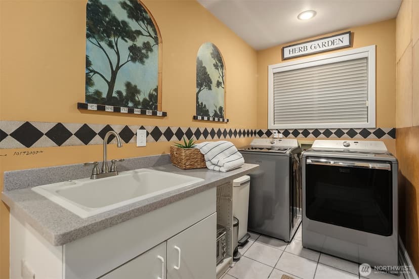 Property photo for 14100 SE 44th Street, Bellevue photo 24
