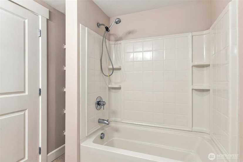 Property photo for 1880 25th Avenue NE #312, Issaquah photo 11