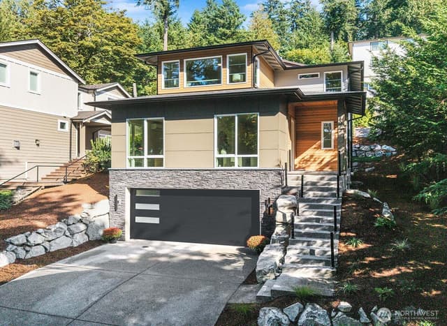 Property photo for 1072 205th Avenue NE, Sammamish