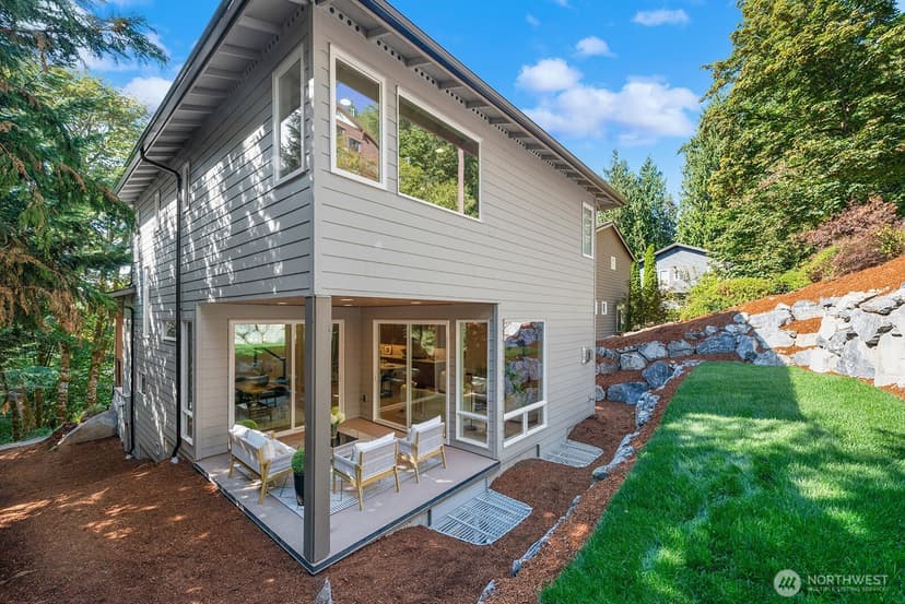 Property photo for 1072 205th Avenue NE, Sammamish photo 39