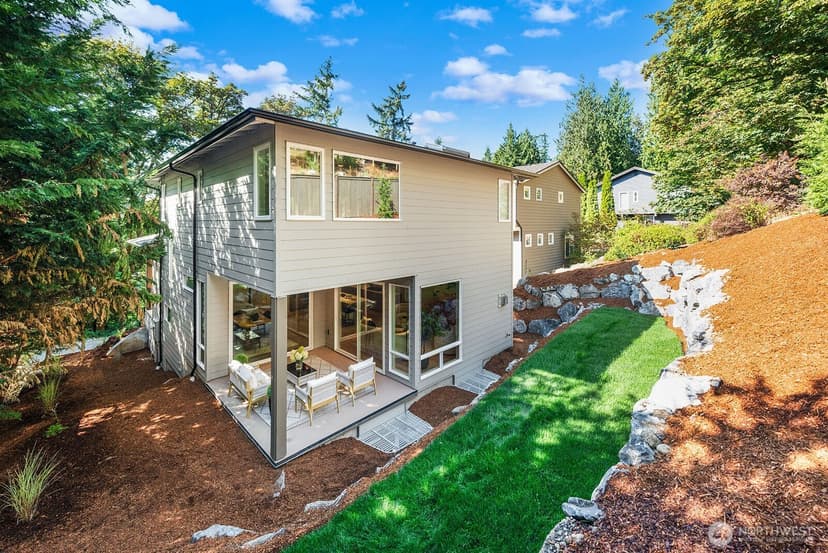 Property photo for 1072 205th Avenue NE, Sammamish photo 38