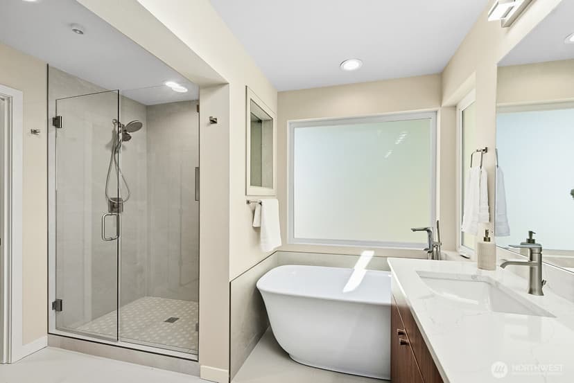 Property photo for 1072 205th Avenue NE, Sammamish photo 23
