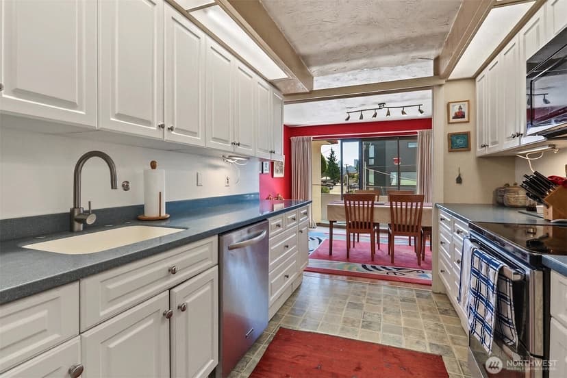 Property photo for 610 Wheeler Street #404, Seattle photo 16