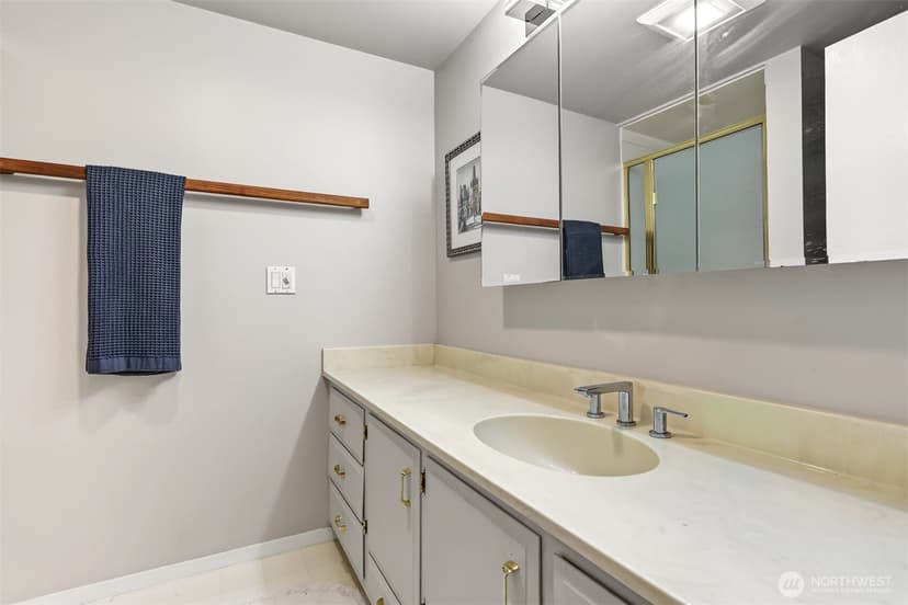Property photo for 610 Wheeler Street #404, Seattle photo 29