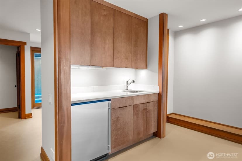 Property photo for 3103 Alki Avenue SW, Seattle photo 30