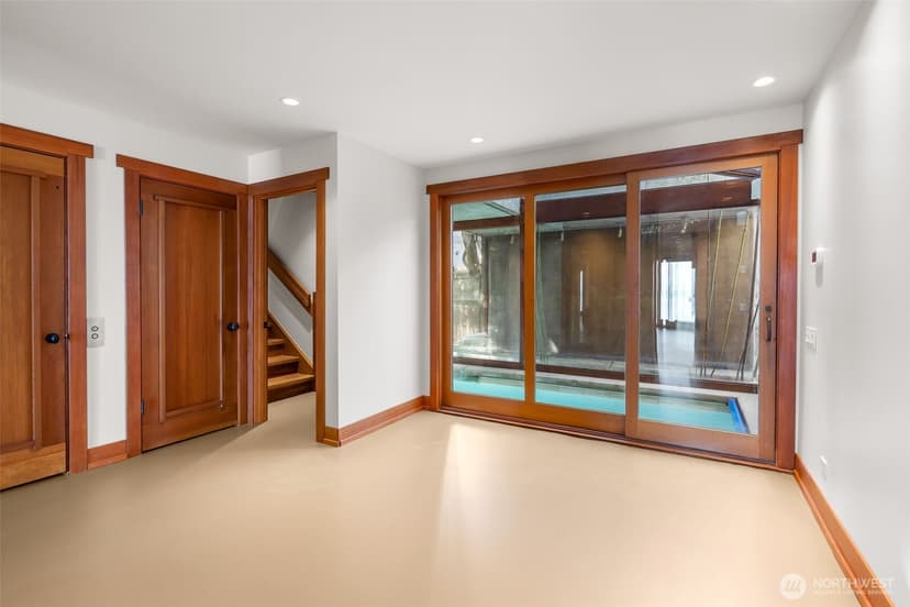 Property photo for 3103 Alki Avenue SW, Seattle photo 31