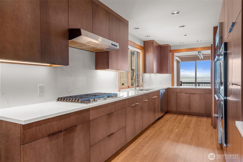 Property photo for 3103 Alki Avenue SW, Seattle photo 12