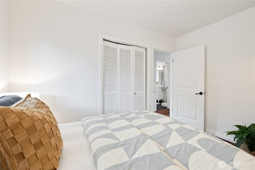 Property photo for 4512 6th Avenue NW, Seattle photo 22