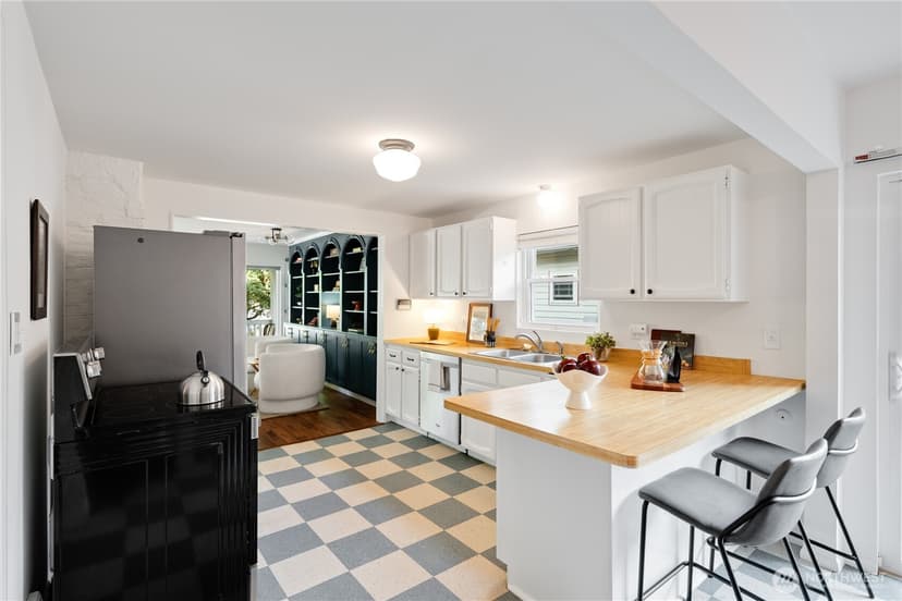 Property photo for 4512 6th Avenue NW, Seattle photo 13